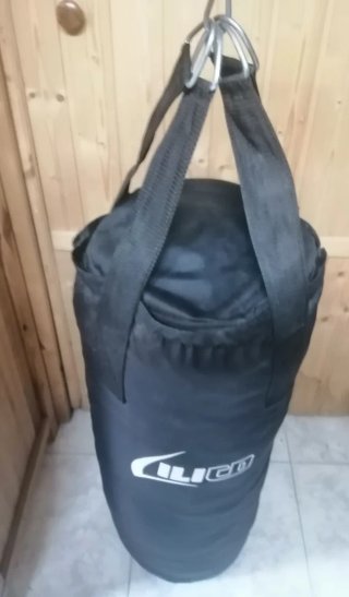 Saco de boxeo negro