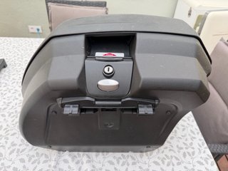 Maletas laterales Givi V37 NNT
