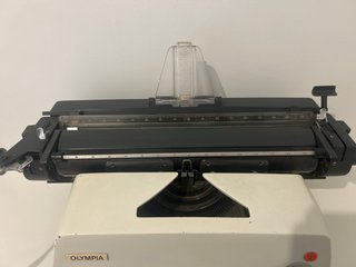 Máquina de escribir Olympia