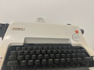 Máquina de escribir Olympia