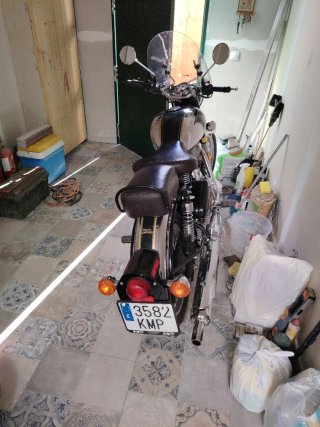 Royal Enfield Clásica Beige/Negra