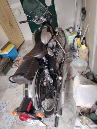 Royal Enfield Clásica Beige/Negra