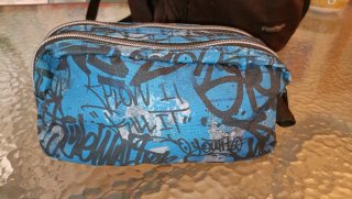 Estuche escolar TOTTO azul graffiti