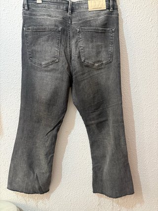 1Pantalones vaqueros Stradivarius grises talla 42