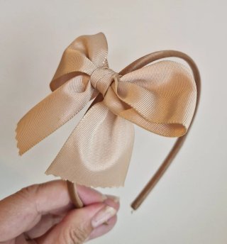 Diadema lazo beige y dorado