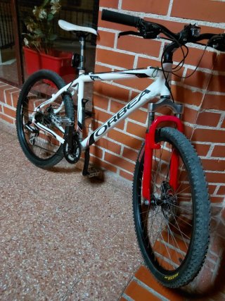 Bicicleta Orbea con frenos de disco