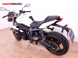 TRIUMPH STREET TRIPLE 675 ABS
