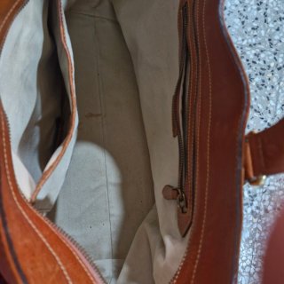 Bolso de piel marrón  Massimo Dutti