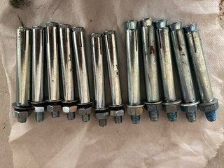 Tornillos de expansión metálicos
