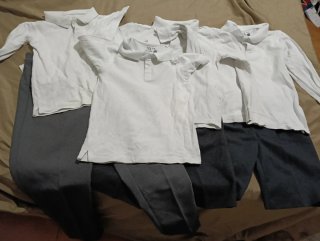 Uniforme escolar blanco