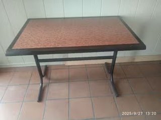 Mesa para terraza, salón, casa de campo, etc