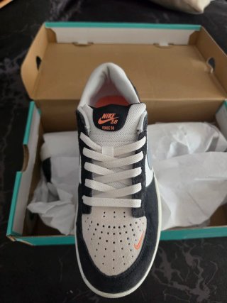 Nike SB Force Zapatillas Negras y Blancas