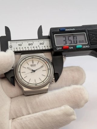 Ultra Rare Vintage Seiko Quartz "Light" JDM