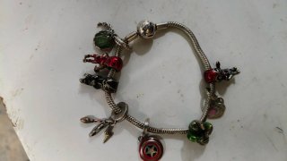 Pulsera Chamilia con 8 abalorios