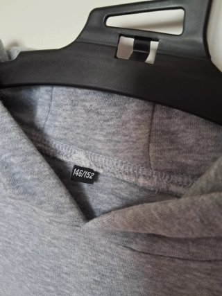 Lote: Sudadera gris, camiseta rayas y leggings