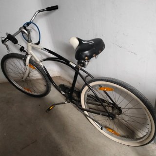 Bicicleta Clásica Negra y Blanca