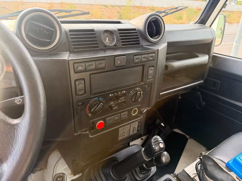 Land Rover Defender 110 SW E 2010, foto 11