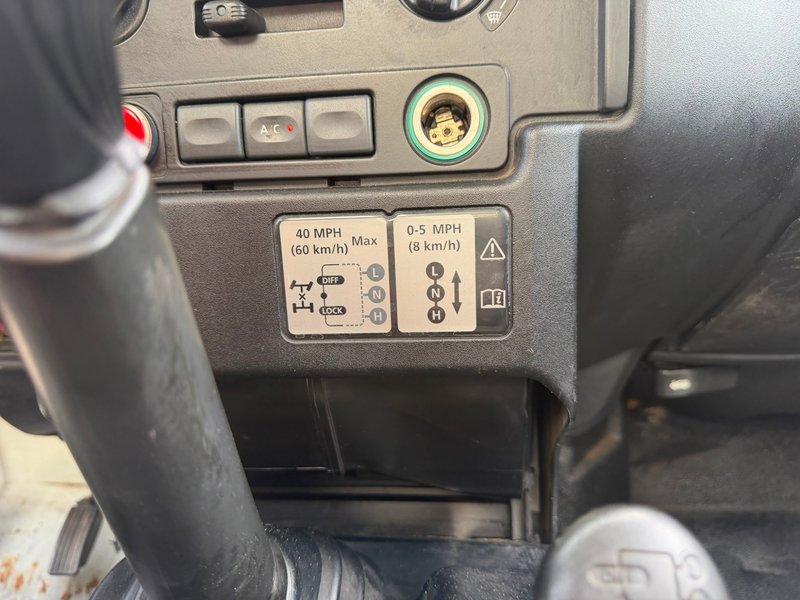 Land Rover Defender 110 SW E 2010, foto 13