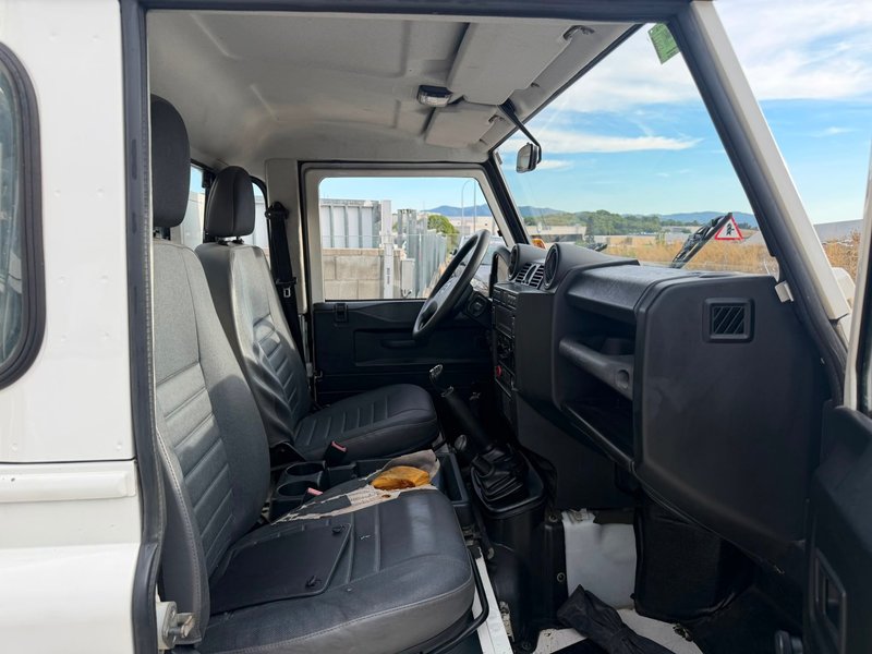Land Rover Defender 110 SW E 2010, foto 14