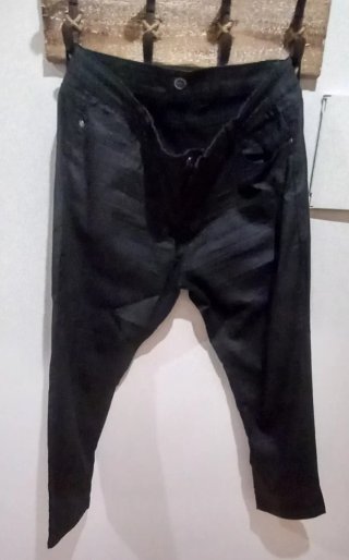Pantalón polipiel negro