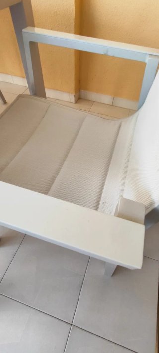 Mesa extensible y 6 sillas  ZONA GANDIA PLAYA