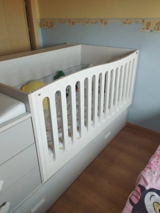 Cuna convertible infantil con cambiador
