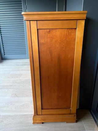 Cómoda de madera cerezo