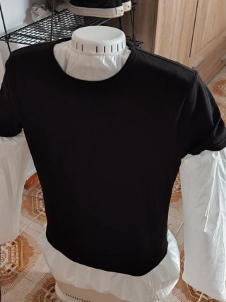 Camiseta Bershka Hombre Negra