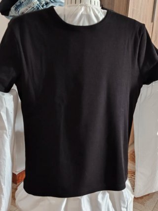 Camiseta Bershka Hombre Negra