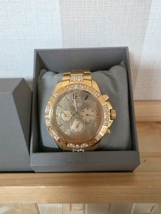 Reloj Guess Dorado con Cristales