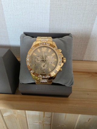 Reloj Guess Dorado con Cristales