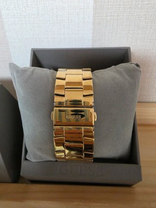 Reloj Guess Dorado con Cristales
