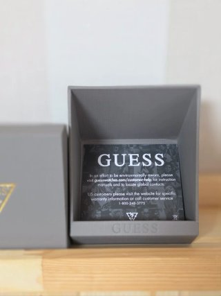 Reloj Guess Dorado con Cristales