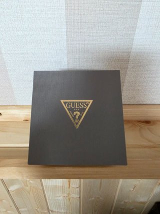 Reloj Guess Dorado con Cristales