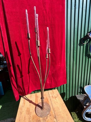 Candelabro de pie antiguo