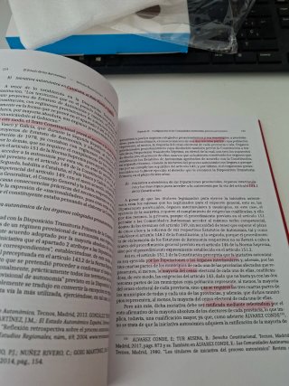 Derecho constitucional autonomico UNED