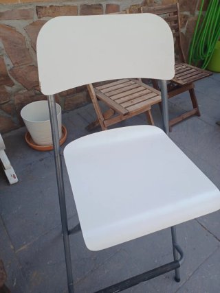 Sillas altas plegables IKEA blanca