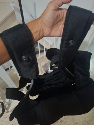 Mochila portabebés negra