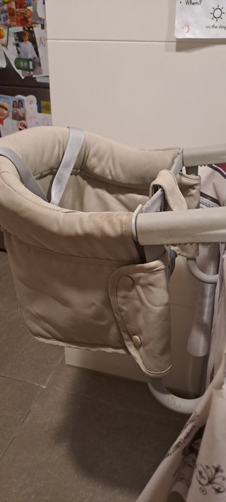 Trona Inglesina muy cómoda y segura