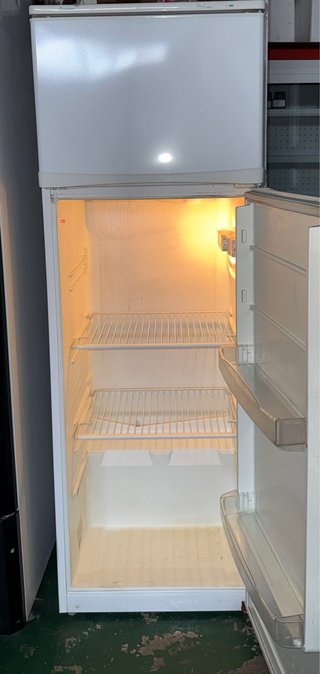 Frigorífico con congelador blanco