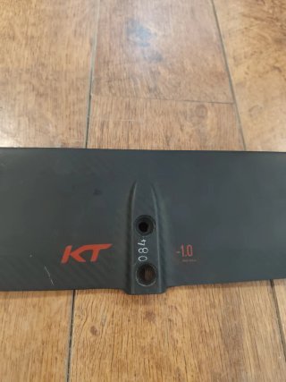 Ala KT Solus 930+funda+tornillos.
