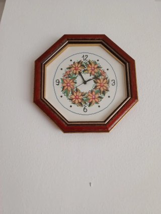 Reloj de pared hecho a mano punto de cruz