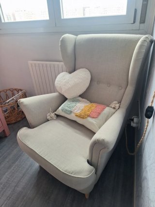 Sillón orejero Ikea STRANDMON gris claro