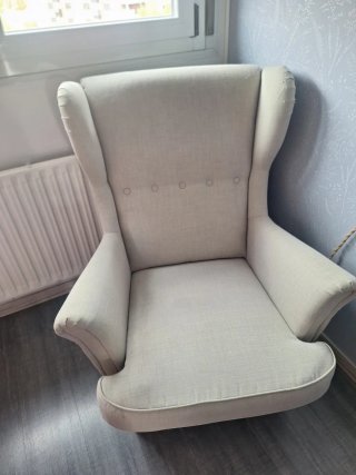 Sillón orejero Ikea STRANDMON gris claro