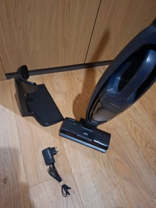 Aspiradora Escoba AEG Clean5000