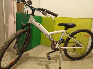 Bicicleta BTWIN blanca