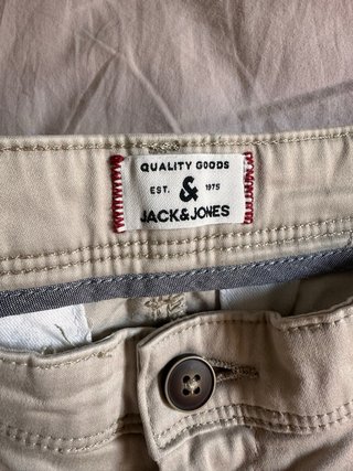 Pantalón corto beige
