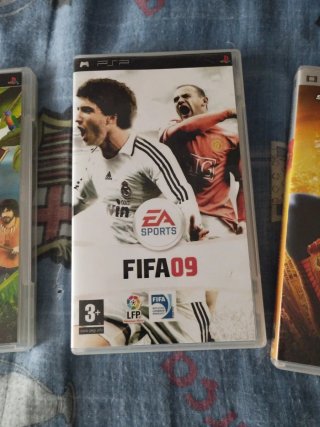 3 Juegos PSP: Sims, FIFA 09, Spider-Man 2