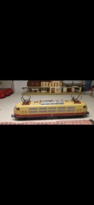 Locomotora Märklin BR 103