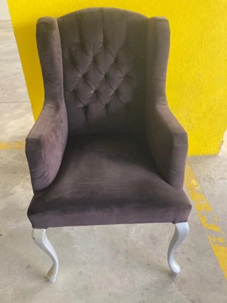 Poltrona elegante in velluto stile classico